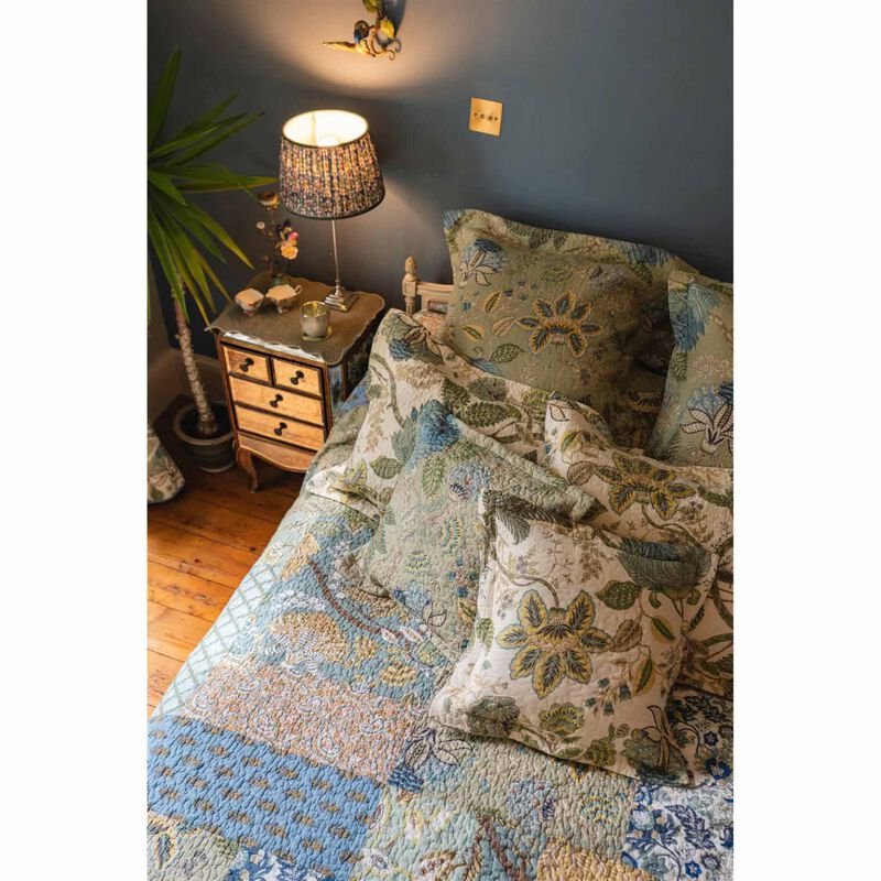 Forever England Constance Patchwork Bedspread 305X280cm image number 1